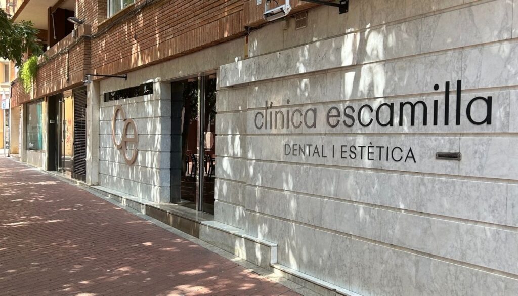 Clínica dental en Terrassa – fachada de Clínica Escamilla