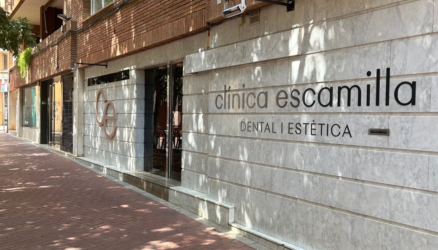 Clínica dental en Terrassa – fachada de Clínica Escamilla