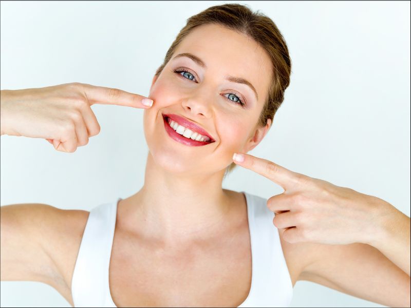 Mujer con sonrisa bonita
