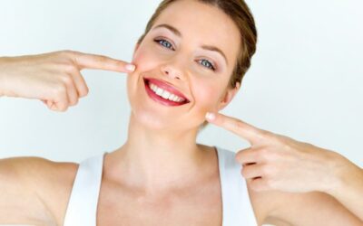 Tratamientos estéticos que rejuvenecen Descubre los tratamientos estéticos que realmente rejuvenecen la sonrisa y el rostro con resultados naturales y personalizados.