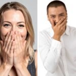 Persona que evita sonreír por sentirse incómoda con su sonrisa.